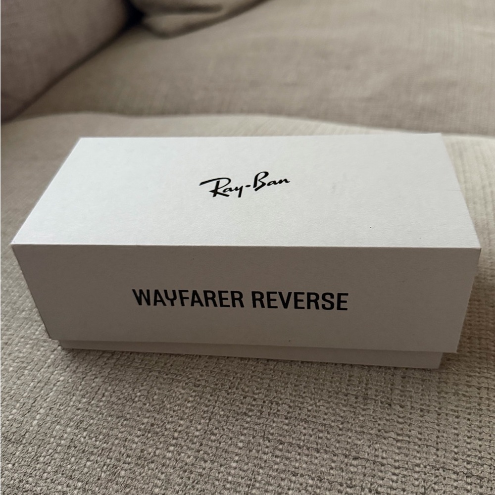 Ray-Ban Wayfarer Reverse Sunglasses with Black Case - Picture 5 of 7